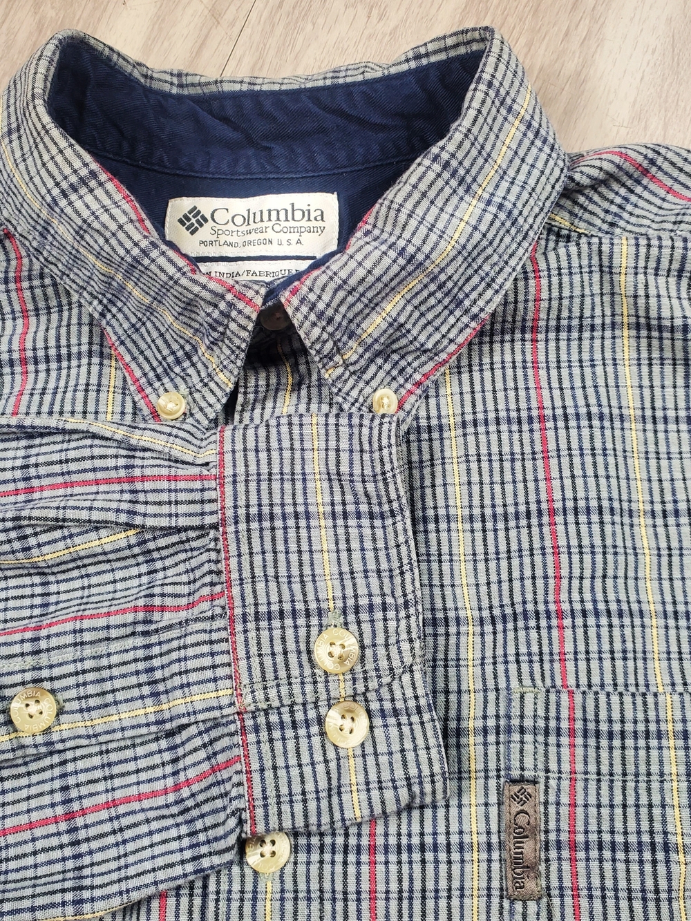Vintage Columbia Plaid Button Up Shirt Men’s XL Gray Red Long Sleeve